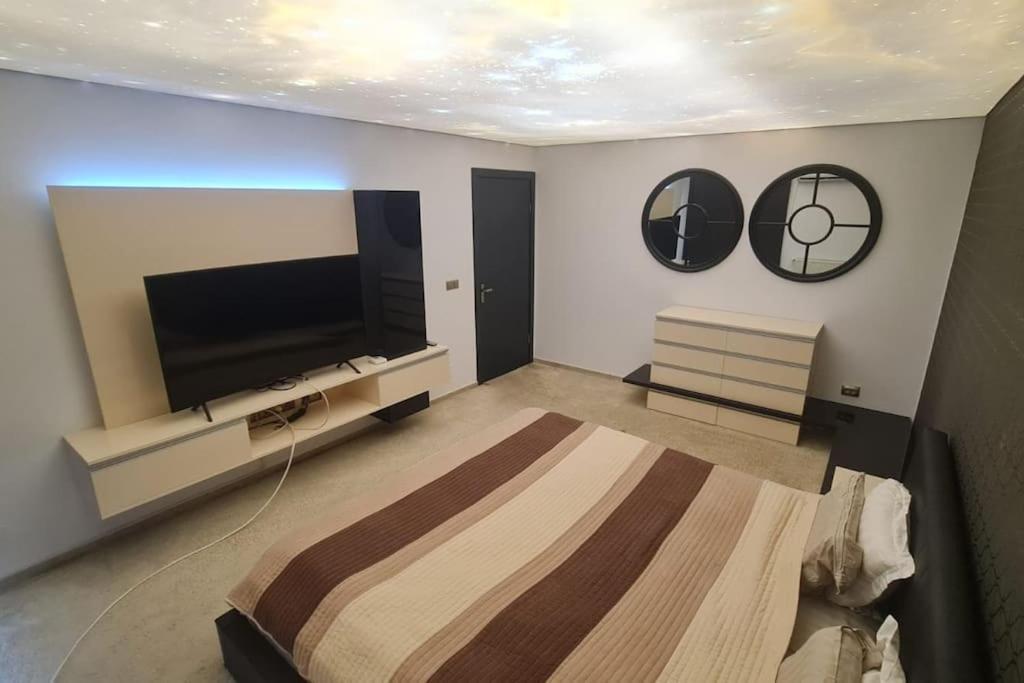 Biệt thự Chic Retreat In Buna Ziua - Jacuzzi, Outdoor Gym, Bbq, Parking *