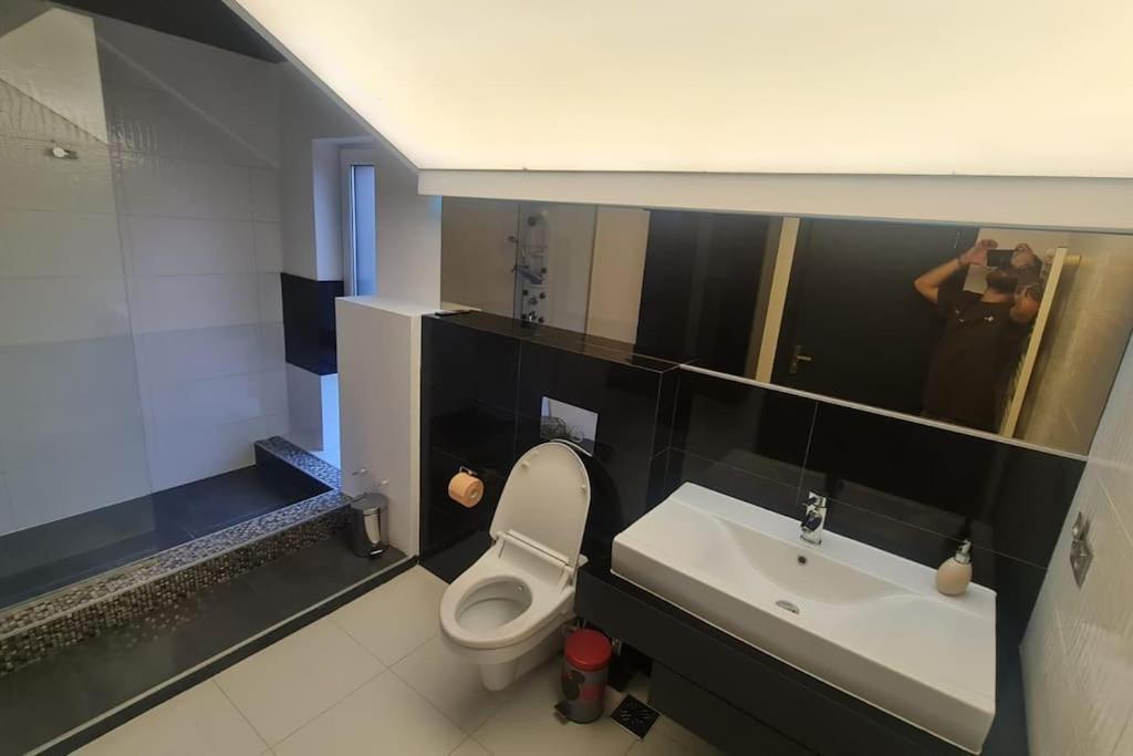 Chic Retreat In Buna Ziua - Jacuzzi, Outdoor Gym, Bbq, Parking Biệt thự Cluj-Napoca